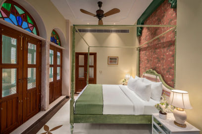 Stay at Golden Haveli in Delhi