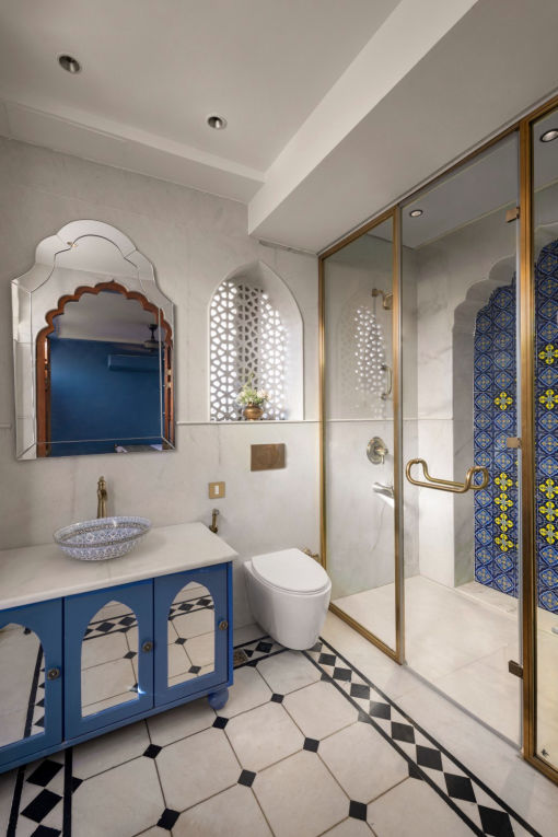 Heritage Hotel in Delhi, Bathroom Golden Haveli 